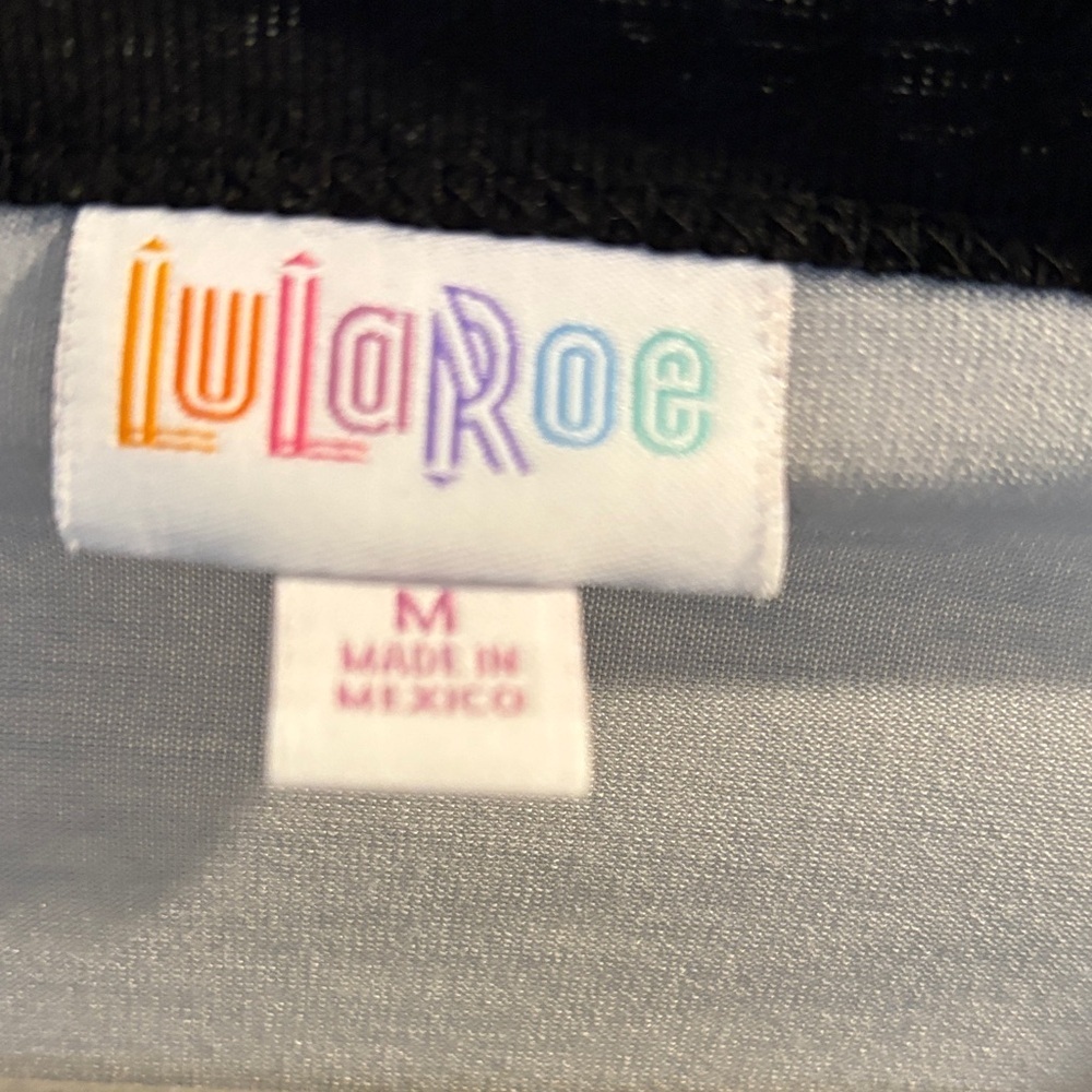 LuLaRoe Gray and Black 'Ciao Bella' Tee - Picture 2 of 3